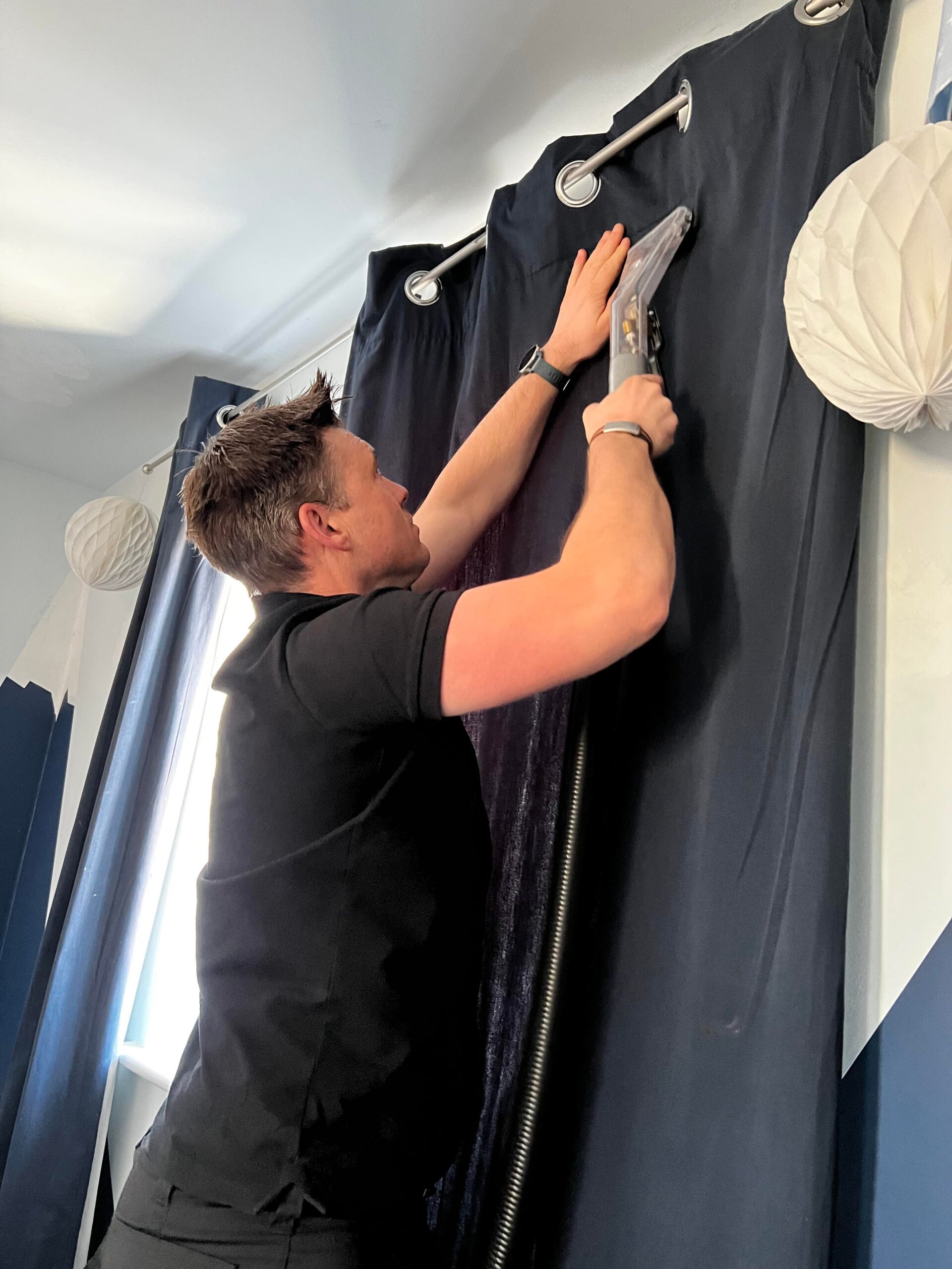 Professional curtain cleaning service